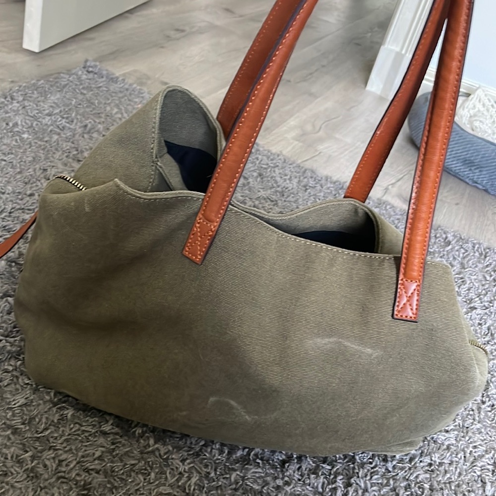 Street Level Women’s Shoulder Handbag
